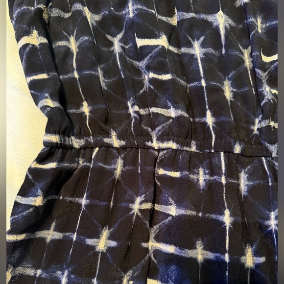 Evereve Black and White Patterned Top - Picture 9 of 11